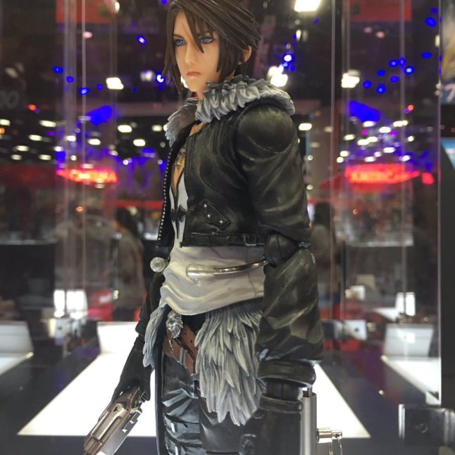Square Enix SDCC 2016 Play Arts KAI Dissidia Final Fantasy Squall